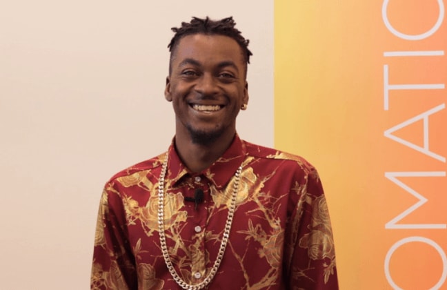 Forneça às suas comunidades as habilidades de IA que agregam ao futuro do trabalho.